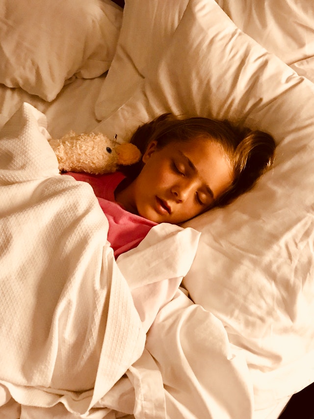 How to manage your kid's sleeping routine during summertime