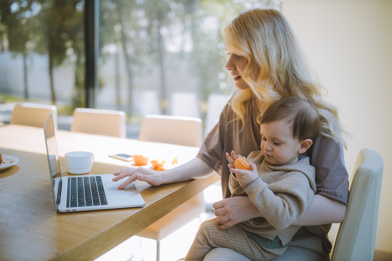 Tips for Moms Who Work From Home