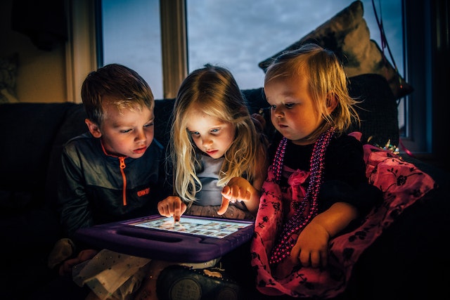Limit Children's Use Of Electronic Devices - A good idea